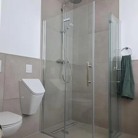 Zentral Exklusive Neubauwohnung *