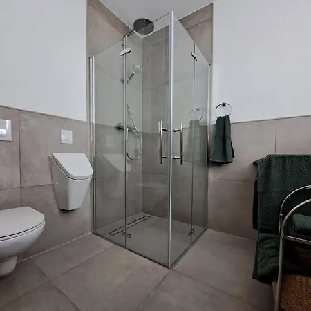 Zentral Exklusive Neubauwohnung