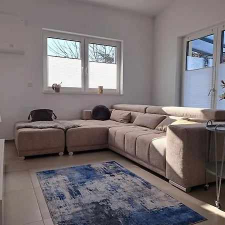 Zentral Exklusive Neubauwohnung *