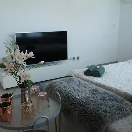 Apartment Zentral Exklusive Neubauwohnung *