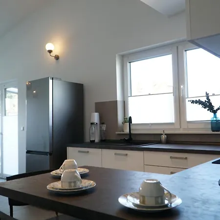 Zentral Exklusive Neubauwohnung Apartment *