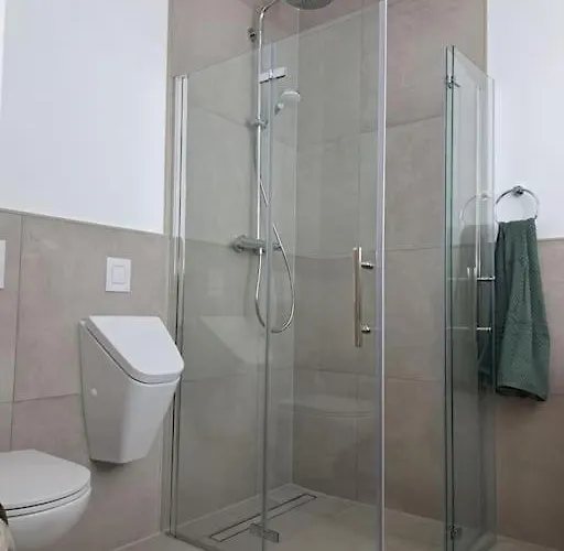 Zentral Exklusive Neubauwohnung *