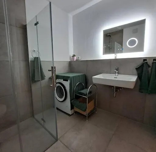 Zentral Exklusive Neubauwohnung 公寓 *